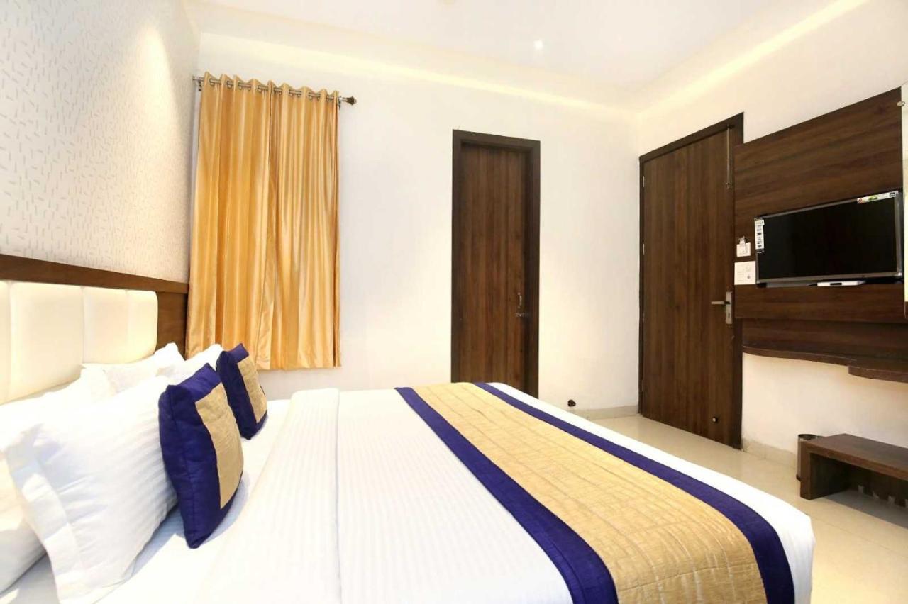 Hotel O Grand Star Амритсар Экстерьер фото