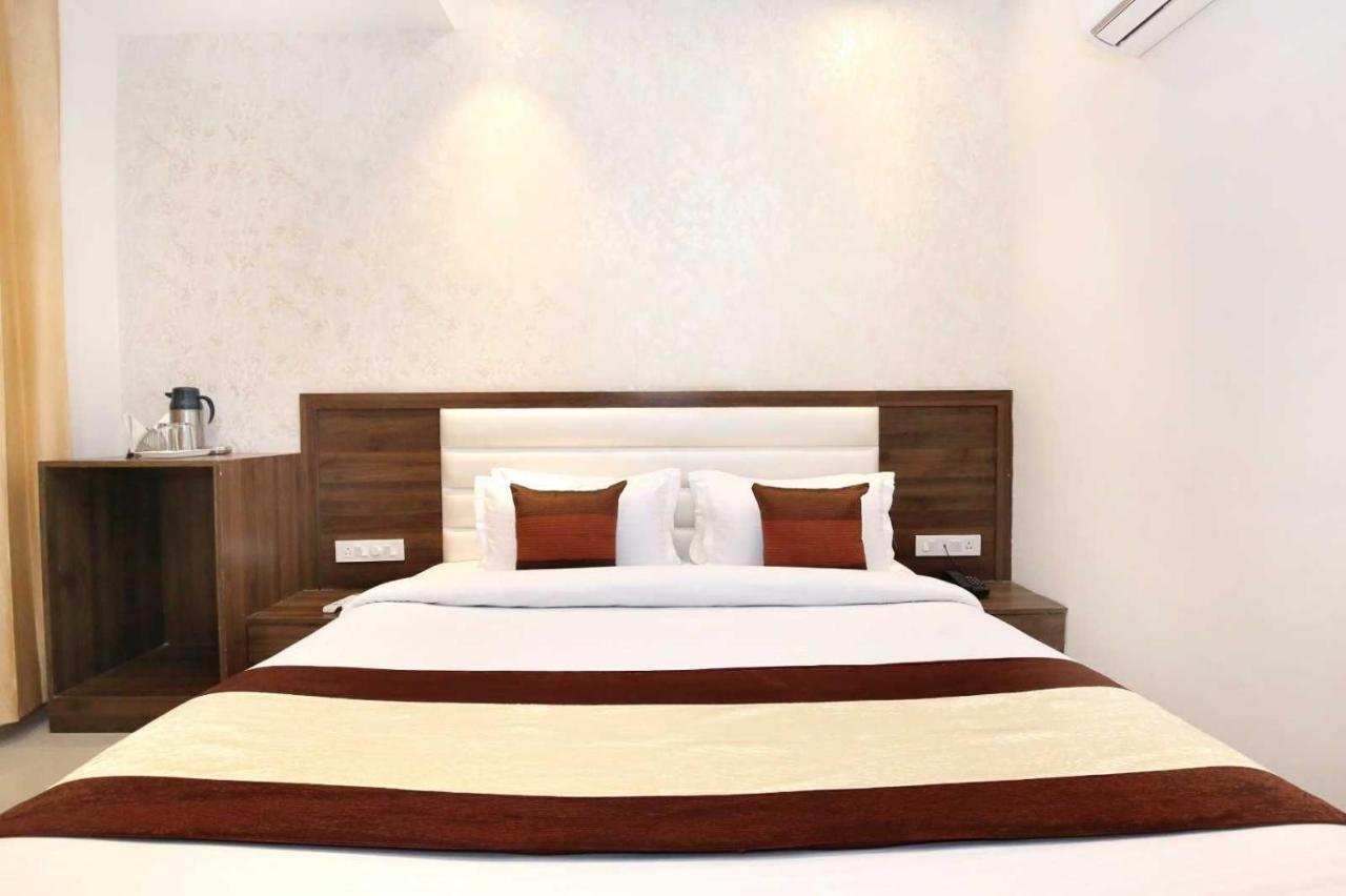 Hotel O Grand Star Амритсар Экстерьер фото