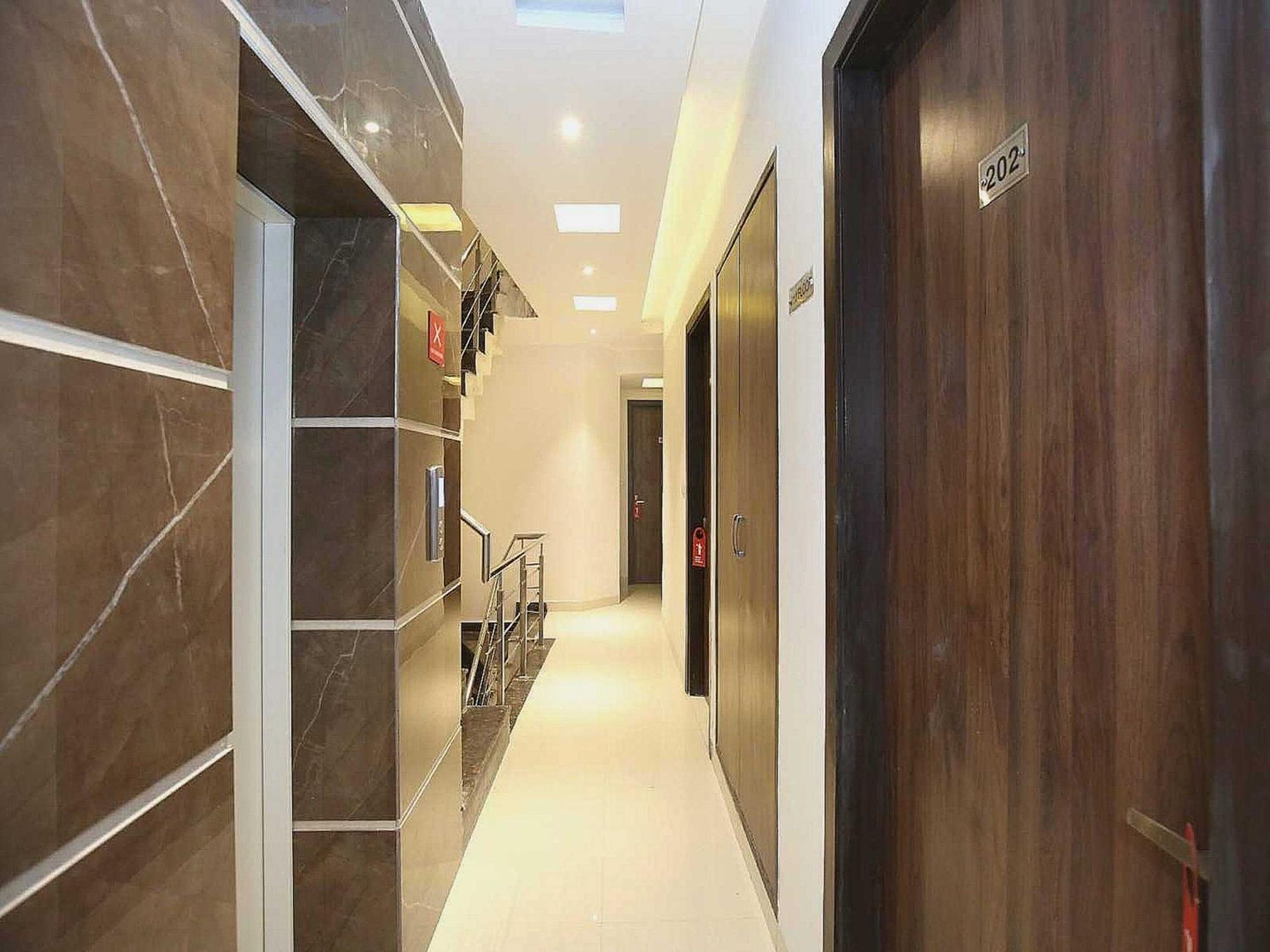 Hotel O Grand Star Амритсар Экстерьер фото